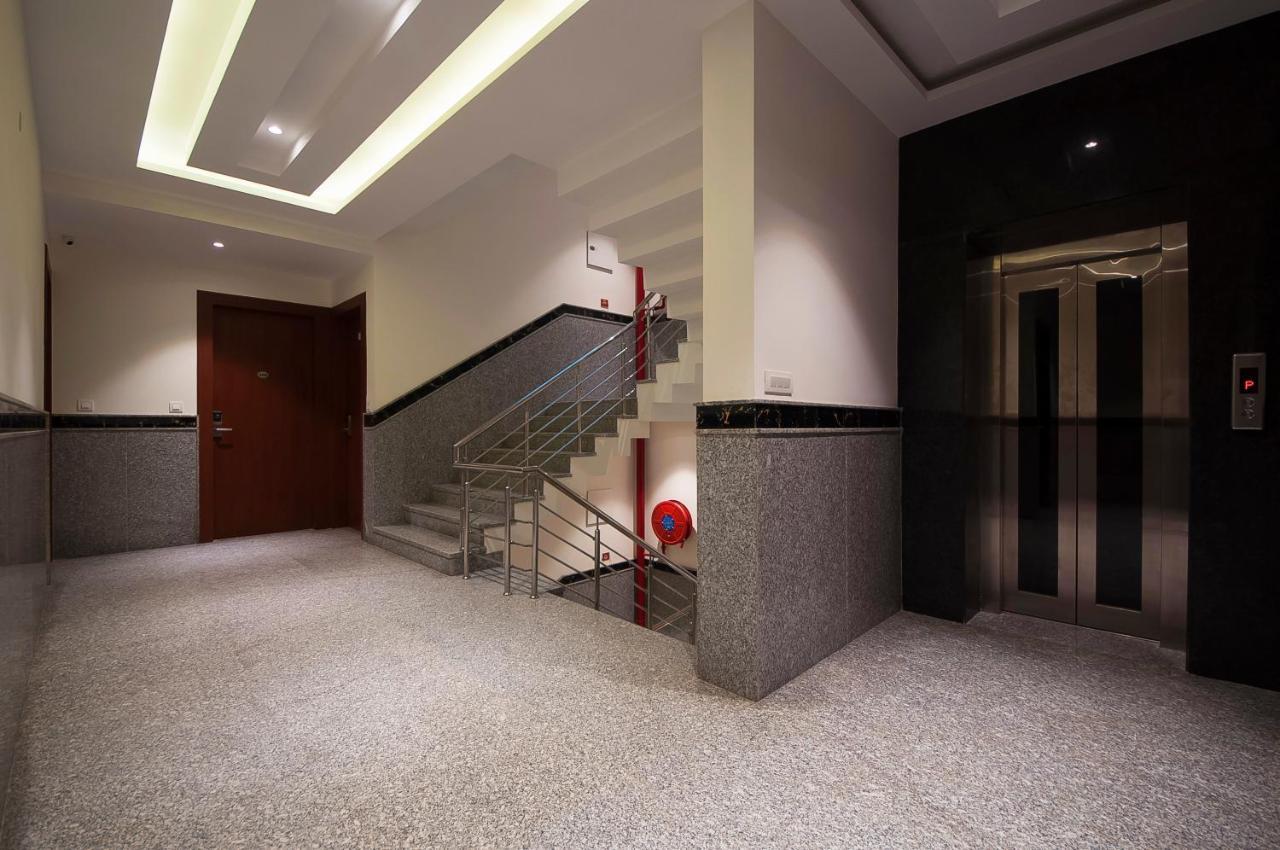 Hotel Z Suite-Near Delhi Airport Neu-Delhi Exterior foto